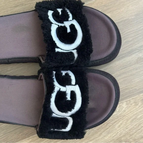 UGG Logo Black Laton Fur Slide - Picture 10 of 12